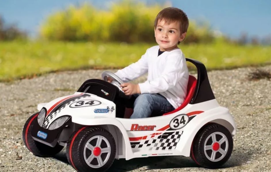 Есть детские машинки. Peg-Perego Mini-Racer. Peg Perego электромобиль. Пег Перего машина. Маленькие машины детские.
